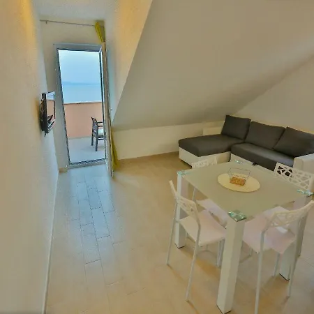 Apartments Marly Trogir Buitenkant foto